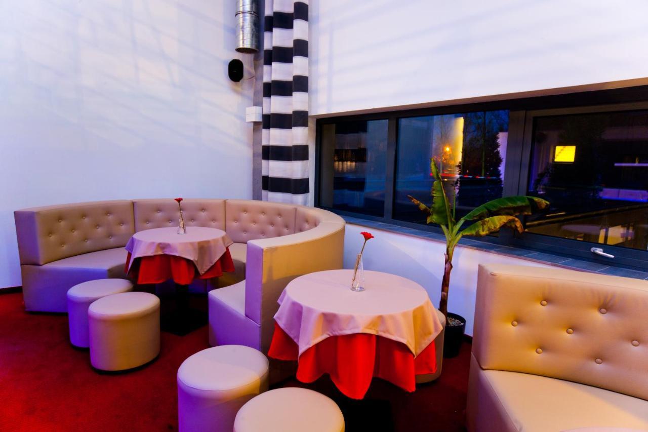 Hotel Malinowski Business 格利维采 外观 照片